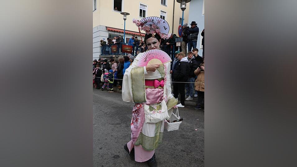 Beim Bogener Faschingsumzug war einiges geboten. Beim Bogener Faschingsumzug war einiges geboten.