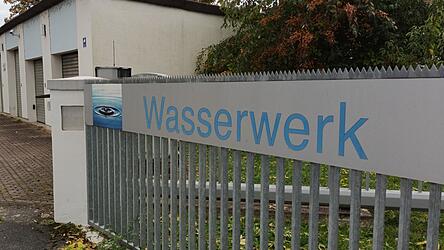 Statt neun Millionen Liter Wasser, wie an einem durchschnittlichen Tag, verbrauchen die Straubinger derzeit 12,5 Millionen Liter. Statt neun Millionen Liter Wasser, wie an einem durchschnittlichen Tag, verbrauchen die Straubinger derzeit 12,5 Millionen Liter.