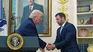 Mullin ist vereidigt. Mullin ist vereidigt.