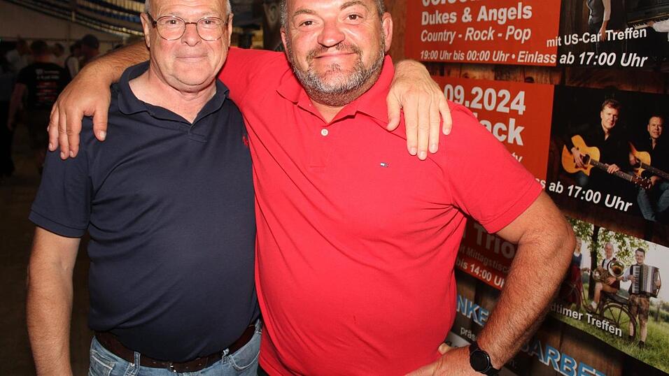 Zur Musik von Headless wurde ausgelassen gefeiert. Zur Musik von Headless wurde ausgelassen gefeiert.