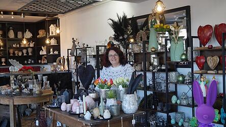 Sandra Schmid hat einen neuen Lieblingsort geschaffen. Sie eröffnet ihre Deko-Stube in der ASS-Terrassenwelt vom heutigen Donnerstag bis einschließlich Samstag. Sandra Schmid hat einen neuen Lieblingsort geschaffen. Sie eröffnet ihre Deko-Stube in der ASS-Terrassenwelt vom heutigen Donnerstag bis einschließlich Samstag.