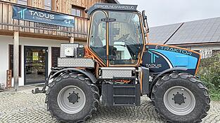 Elektrotraktoren wie dieses Modell der oberbayerischen Firma Tadus werden auf dem geplanten Prüfstand des Technologie- und Förderzentrums auf Herz und Nieren getestet. Elektrotraktoren wie dieses Modell der oberbayerischen Firma Tadus werden auf dem geplanten Prüfstand des Technologie- und Förderzentrums auf Herz und Nieren getestet.