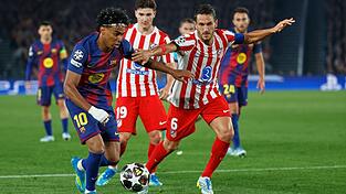 Lamine Yamal (links) und der FC Barcelona lieferten sich ein hitziges Duell mit Atlético Madrid. Lamine Yamal (links) und der FC Barcelona lieferten sich ein hitziges Duell mit Atlético Madrid.