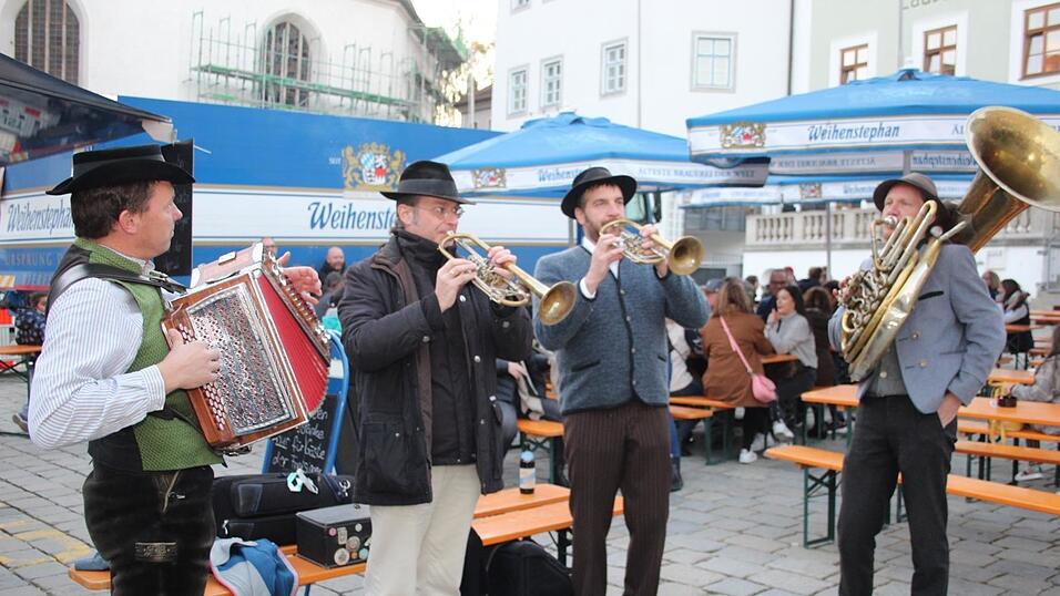Die Besucher waren von der Freisinger Nacht der Musik begeistert. Die Besucher waren von der Freisinger Nacht der Musik begeistert.