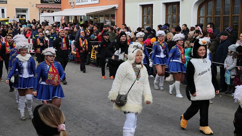 Beim Bogener Faschingsumzug war einiges geboten. Beim Bogener Faschingsumzug war einiges geboten.