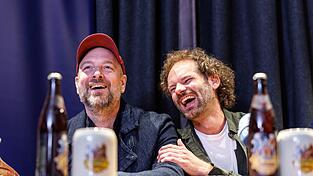 Der neue und der alte Fastenprediger: Stephan Zinner (links) und Maxi Schafroth. Der neue und der alte Fastenprediger: Stephan Zinner (links) und Maxi Schafroth.