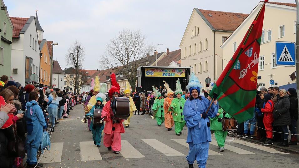 Beim Bogener Faschingsumzug war einiges geboten. Beim Bogener Faschingsumzug war einiges geboten.