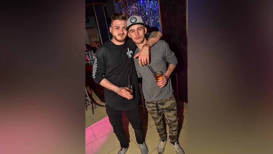 Im Stars wurde wurde wieder getanzt und gefeiert, bis das Licht anging. Im Stars wurde wurde wieder getanzt und gefeiert, bis das Licht anging.