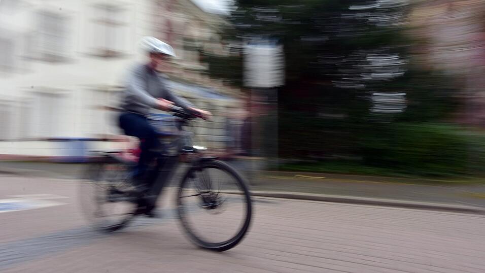 Ein Pedelecfahrer ist am Dienstag bei einem Unfall schwer verletzt worden. (Symbolbild) Ein Pedelecfahrer ist am Dienstag bei einem Unfall schwer verletzt worden. (Symbolbild)