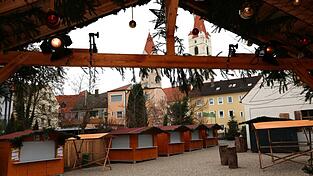 Bei einem Umzug zum Plan würden zusätzliche überdachte Buden benötigt, da die meisten Standbetreiber bislang im Zehentstadel ausgestellt haben. Bei einem Umzug zum Plan würden zusätzliche überdachte Buden benötigt, da die meisten Standbetreiber bislang im Zehentstadel ausgestellt haben.