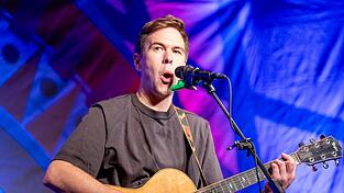 Mit seinem Ohrwurm «Wackelkontakt» schaffte es Oimara an die Spitze der Single-Jahrescharts. (Archivbild) Mit seinem Ohrwurm «Wackelkontakt» schaffte es Oimara an die Spitze der Single-Jahrescharts. (Archivbild)