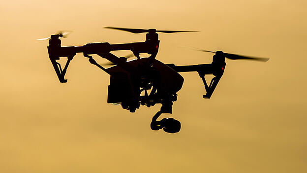 Ein Quadrocopter mit Kamera. Drohnen wie diese dürfen nicht über kritischer Infrastruktur fliegen. Ein Quadrocopter mit Kamera. Drohnen wie diese dürfen nicht über kritischer Infrastruktur fliegen.