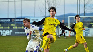 Gegen Aschaffenburg (in Weiß) war für die DJK Vilzing um Jonas Blümel (in Gelb) nichts zu holen. Gegen Aschaffenburg (in Weiß) war für die DJK Vilzing um Jonas Blümel (in Gelb) nichts zu holen.