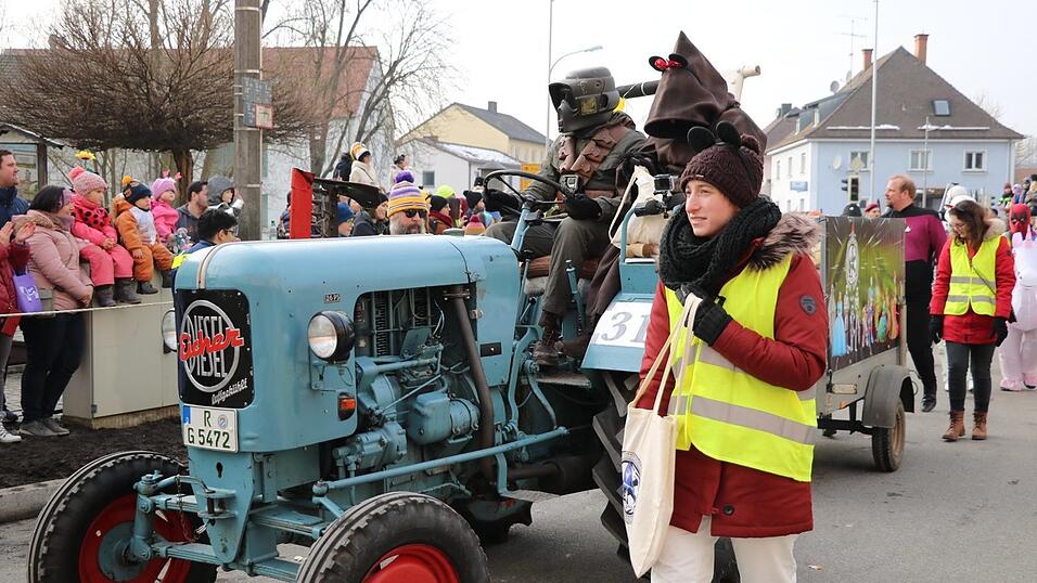 Beim Bogener Faschingsumzug war einiges geboten. Beim Bogener Faschingsumzug war einiges geboten.