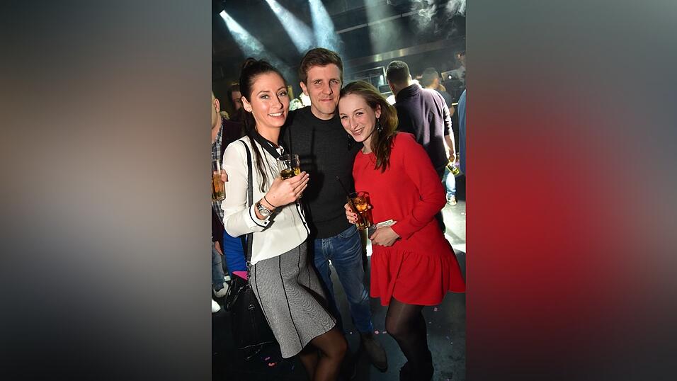 Im Stars wurde wurde wieder getanzt und gefeiert, bis das Licht anging. Im Stars wurde wurde wieder getanzt und gefeiert, bis das Licht anging.