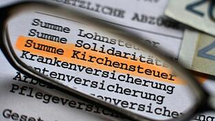 Die Mehrheit der Bayern würde einer Umfrage zufolge die Kirchensteuer abschaffen. (Symbolbild) Die Mehrheit der Bayern würde einer Umfrage zufolge die Kirchensteuer abschaffen. (Symbolbild)