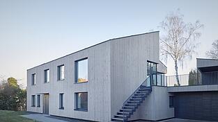 Das Haus blieb in seiner Grundstruktur erhalten, wurde jedoch umfassend modernisiert. Das Haus blieb in seiner Grundstruktur erhalten, wurde jedoch umfassend modernisiert.