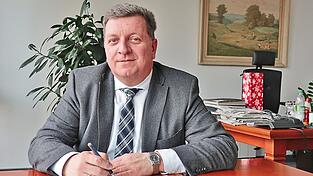 Landrat Bernreiter mit Blick auf die Polder-Diskussion: 'Ich bin im Katastrophensommer 2013 am Damm gestanden und habe gesehen, welche Kraft das Wasser hat. Damals habe ich mir geschworen, alles in unserer Macht Stehende zu tun, damit es nicht erneut zu diesen Überschwemmungen im bewohnten Bereich kommen wird.' Landrat Bernreiter mit Blick auf die Polder-Diskussion: 'Ich bin im Katastrophensommer 2013 am Damm gestanden und habe gesehen, welche Kraft das Wasser hat. Damals habe ich mir geschworen, alles in unserer Macht Stehende zu tun, damit es nicht erneut zu diesen Überschwemmungen im bewohnten Bereich kommen wird.'