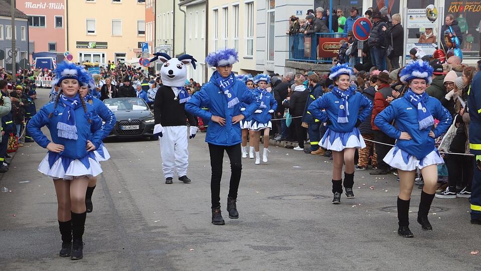 Beim Bogener Faschingsumzug war einiges geboten. Beim Bogener Faschingsumzug war einiges geboten.