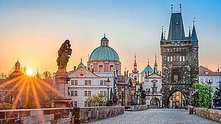 Prag wird als eine der schönsten Städte Europas gerühmt. Prag wird als eine der schönsten Städte Europas gerühmt.