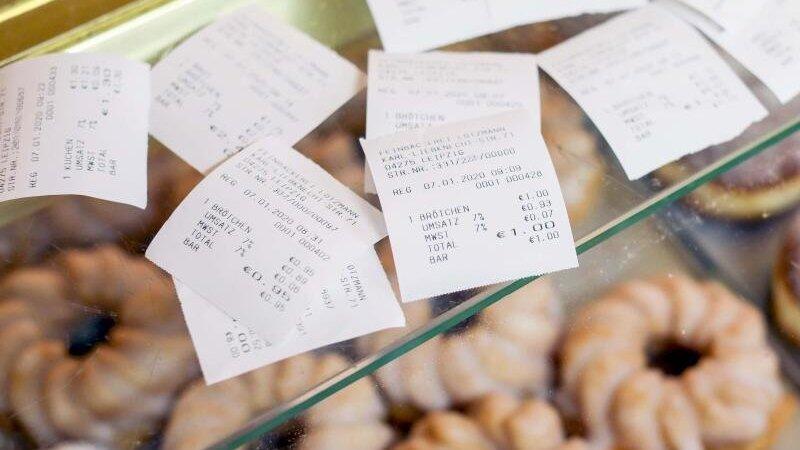 In Frankreich müssen für Kleinbeträge bald keine Bons mehr ausgestellt werden. In Frankreich müssen für Kleinbeträge bald keine Bons mehr ausgestellt werden.