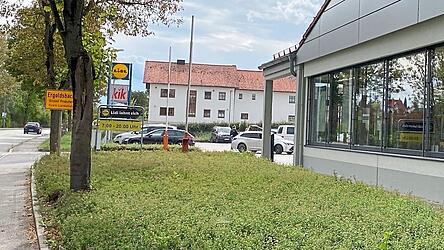 Lidl wird von der Filiale in Jellenkofen ins Fachmarktzentrum umziehen. Das Gebäude dort wurde erst 2020 erbaut und bietet mehr Verkaufsfläche. Lidl wird von der Filiale in Jellenkofen ins Fachmarktzentrum umziehen. Das Gebäude dort wurde erst 2020 erbaut und bietet mehr Verkaufsfläche.