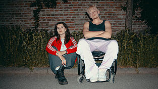 Podcast-Hosts und Journalisten der Landshuter Zeitung: Laura Mies (22) und Matthias Keck (23). Podcast-Hosts und Journalisten der Landshuter Zeitung: Laura Mies (22) und Matthias Keck (23).