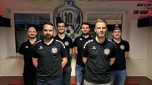 Arjon Kryeziu (vorne rechts) tritt die Nachfolge von Achim Lewandowsky (vorne links) an. Arjon Kryeziu (vorne rechts) tritt die Nachfolge von Achim Lewandowsky (vorne links) an.