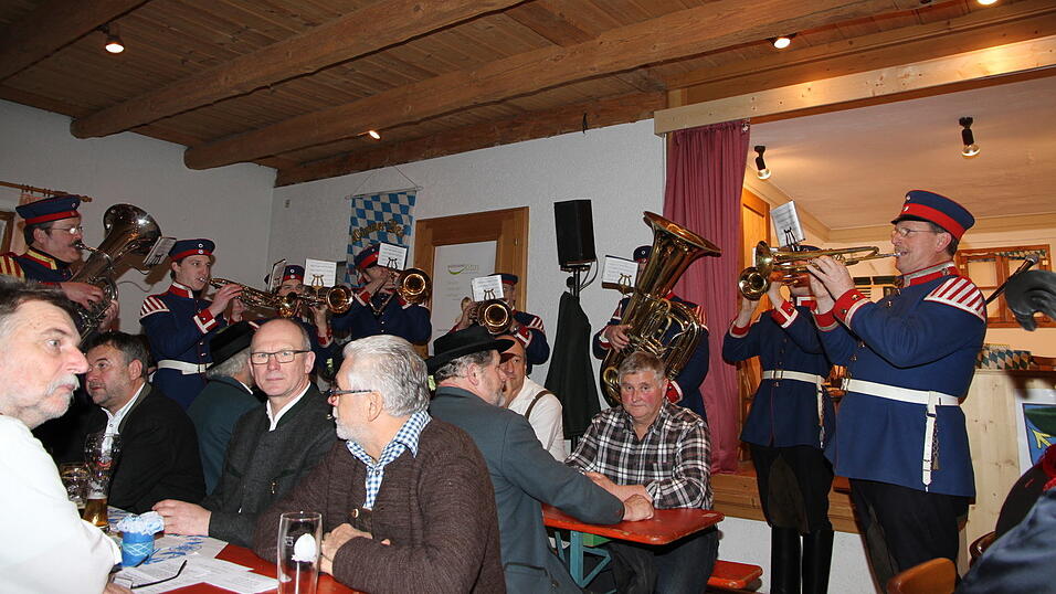 Zum 41. Mal trafen sich am Samstag Patrioten und Königstreue zum Winterpatriotentreffen. (Foto: Katharina Baumeister) Zum 41. Mal trafen sich am Samstag Patrioten und Königstreue zum Winterpatriotentreffen. (Foto: Katharina Baumeister)