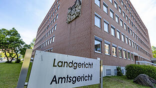 Etwa 150 Personen müssen vor dem Landgericht angehört werden. (Symbolbild) Etwa 150 Personen müssen vor dem Landgericht angehört werden. (Symbolbild)