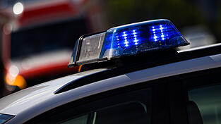 Laut Polizei sei es bei dem Streit zwischen den beiden Mädchen unter anderem zu Schlägen in den Bauch gekommen. (Symbolbild) Laut Polizei sei es bei dem Streit zwischen den beiden Mädchen unter anderem zu Schlägen in den Bauch gekommen. (Symbolbild)