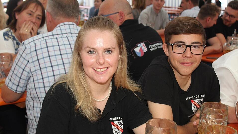 Zur Musik von Headless wurde ausgelassen gefeiert. Zur Musik von Headless wurde ausgelassen gefeiert.