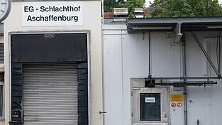Die Betreiberfirma des Schlachthofs Aschaffenburg hat einen Antrag auf Insolvenz in Eigenverwaltung gestellt. Das örtliche Amtsgericht hat diesem Antrag entsprochen. (Archivbild) Die Betreiberfirma des Schlachthofs Aschaffenburg hat einen Antrag auf Insolvenz in Eigenverwaltung gestellt. Das örtliche Amtsgericht hat diesem Antrag entsprochen. (Archivbild)