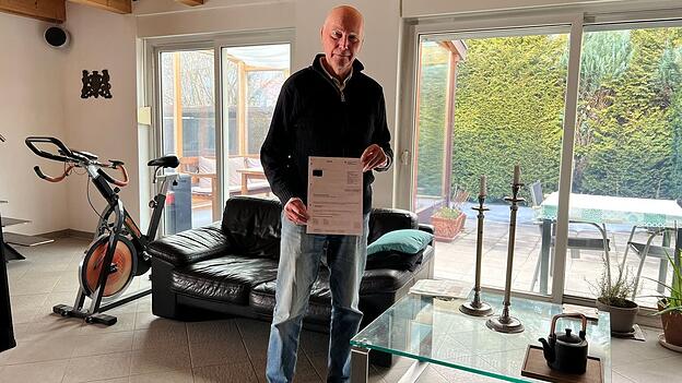 Dieser Steuerbescheid ärgert Manfred Lutz aus Bogenhausen: Er ist einer von vielen Eigentümern, die aufgrund des bayerischen Sonderweges bei der Grundsteuerreform jährlich deutlich mehr abdrücken müssen. Dieser Steuerbescheid ärgert Manfred Lutz aus Bogenhausen: Er ist einer von vielen Eigentümern, die aufgrund des bayerischen Sonderweges bei der Grundsteuerreform jährlich deutlich mehr abdrücken müssen.