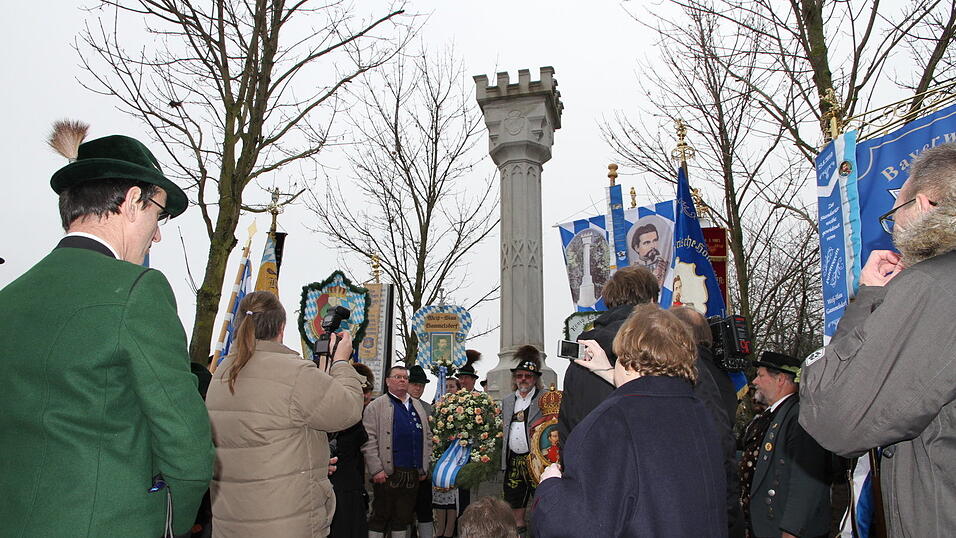 Zum 41. Mal trafen sich am Samstag Patrioten und Königstreue zum Winterpatriotentreffen. (Foto: Katharina Baumeister) Zum 41. Mal trafen sich am Samstag Patrioten und Königstreue zum Winterpatriotentreffen. (Foto: Katharina Baumeister)