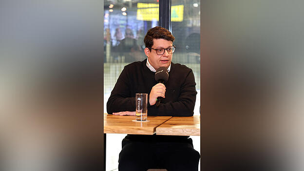 Stefan Liebergesell, Prokurist beim Eishockey-Oberligisten Deggendorfer SC, wünscht sich noch mehr Unterstützung aus der Wirtschaft. Stefan Liebergesell, Prokurist beim Eishockey-Oberligisten Deggendorfer SC, wünscht sich noch mehr Unterstützung aus der Wirtschaft.
