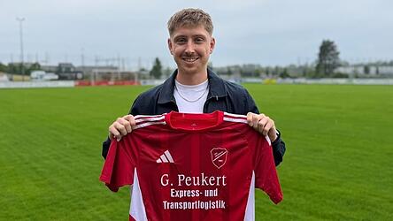 Simon Fischer schließt sich nach einem USA-Aufenthalt dem Landesligisten TSV Seebach an. Simon Fischer schließt sich nach einem USA-Aufenthalt dem Landesligisten TSV Seebach an.
