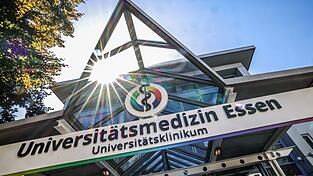 Bei den Ermittlungen gegen einen ehemaligen Krankenpfleger der Uni-Klinik Essen wurden mutmaßliche Opfer identifiziert. (Symbolfoto) Bei den Ermittlungen gegen einen ehemaligen Krankenpfleger der Uni-Klinik Essen wurden mutmaßliche Opfer identifiziert. (Symbolfoto)