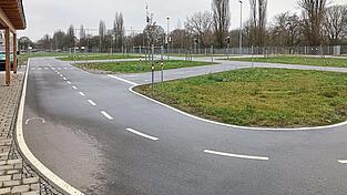 Der Fahrradübungsplatz hinter dem Turmair-Gymnasium ist künftig von April bis Oktober auch samstags und sonntags von 8 bis 20 Uhr geöffnet. Der Fahrradübungsplatz hinter dem Turmair-Gymnasium ist künftig von April bis Oktober auch samstags und sonntags von 8 bis 20 Uhr geöffnet.