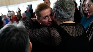 Ministerpräsidentin Mette Frederiksen hatte sich im September im Namen des dänischen Staates bei den Betroffenen auf Grönland entschuldigt. (Archivbild) Ministerpräsidentin Mette Frederiksen hatte sich im September im Namen des dänischen Staates bei den Betroffenen auf Grönland entschuldigt. (Archivbild)