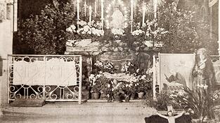 Das Heilige Grab in der Steinfelskirche während der Kartage vor etwa 80 Jahren. (Archivfoto) Das Heilige Grab in der Steinfelskirche während der Kartage vor etwa 80 Jahren. (Archivfoto)