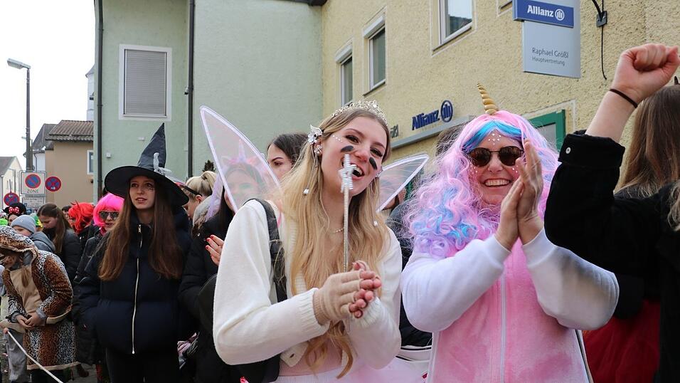 Beim Bogener Faschingsumzug war einiges geboten. Beim Bogener Faschingsumzug war einiges geboten.