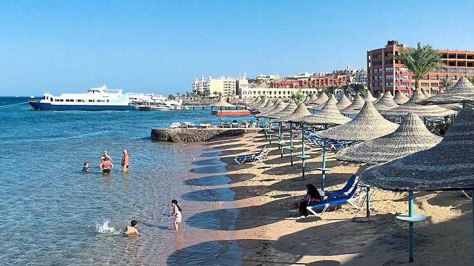 Entspannte Tage am Strand - das wollen heuer coronabedingt nur wenige. Die Reisebranche klagt über Umsatzrückgänge. Entspannte Tage am Strand - das wollen heuer coronabedingt nur wenige. Die Reisebranche klagt über Umsatzrückgänge.