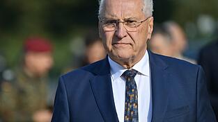Bayerns Innenminister Joachim Herrmann kündigt für die Protestdemonstrationen von „Gen Z regelt“ am Samstag eine „starke Polizeipräsenz“ an. Bayerns Innenminister Joachim Herrmann kündigt für die Protestdemonstrationen von „Gen Z regelt“ am Samstag eine „starke Polizeipräsenz“ an.