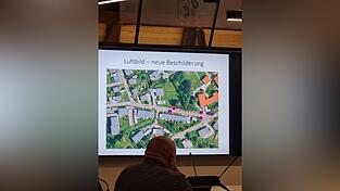 Noch vor der Freibadsaison wurden die Halteverbotsschilder in der Lahrstraße aufgestellt - und damit endeten die Beschwerden. Noch vor der Freibadsaison wurden die Halteverbotsschilder in der Lahrstraße aufgestellt - und damit endeten die Beschwerden.