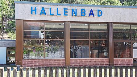 Das Bad wird nicht jünger, die Stadt heizt zum Fenster hinaus. Das soll sich ändern, doch das Geld ist begrenzt. Das Bad wird nicht jünger, die Stadt heizt zum Fenster hinaus. Das soll sich ändern, doch das Geld ist begrenzt.