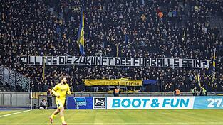 Fans von Eintracht Braunschweig haben protestiert. Fans von Eintracht Braunschweig haben protestiert.
