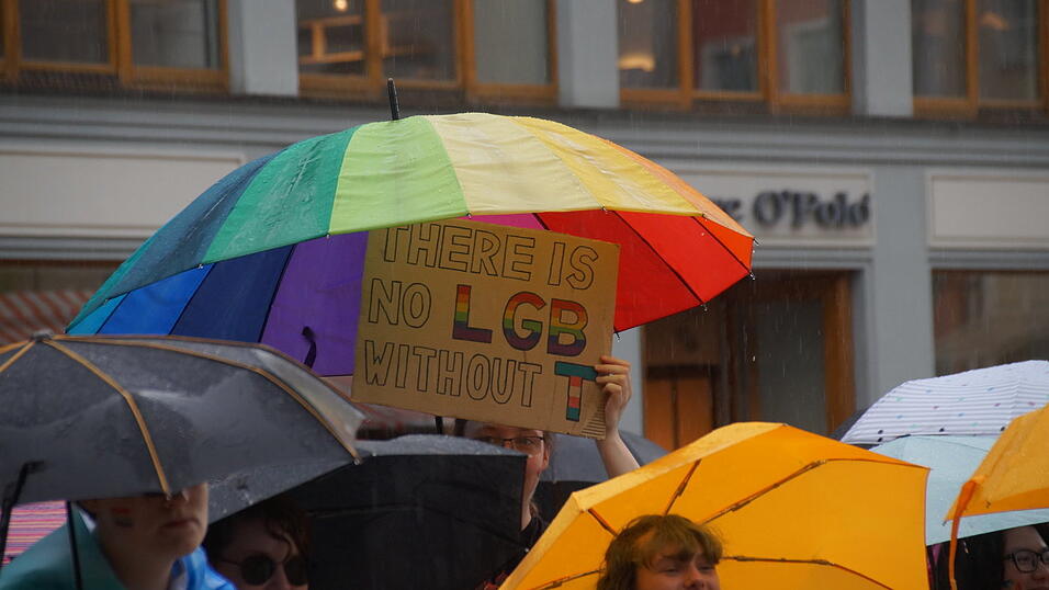 Parade in strömendem Regen. Parade in strömendem Regen.