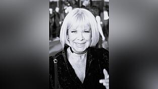 Die Schauspielerin Ingrid van Bergen kam in das Coloneum in Köln zur Verleihung des Deutschen Fernsehpreises 2004. Ingrid van Bergen ist im Alter von 94 Jahren gestorben. Die Schauspielerin Ingrid van Bergen kam in das Coloneum in Köln zur Verleihung des Deutschen Fernsehpreises 2004. Ingrid van Bergen ist im Alter von 94 Jahren gestorben.