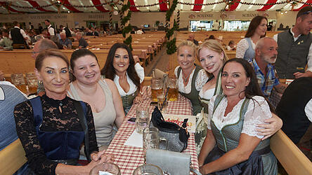 Die Partybilder vom Montag, 17. August, aus dem Festzelt Lechner. Die Partybilder vom Montag, 17. August, aus dem Festzelt Lechner.
